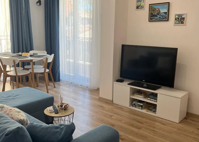 Azzurro Premium Apartment On Bulevard Bogoridi